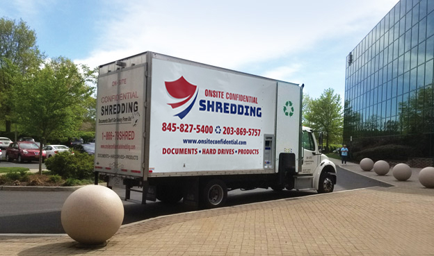 mobile shredding truck